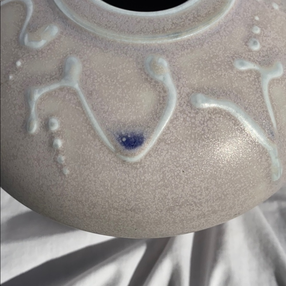Vase - Picture 3 of 5